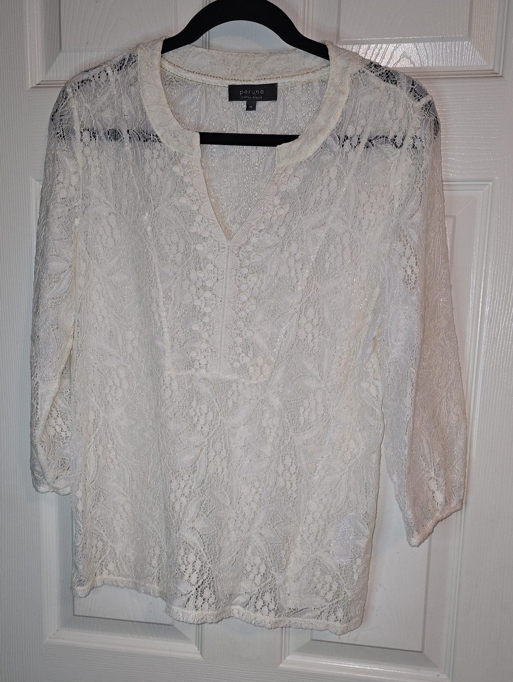 per una Cream Lace V-Neck Tunic Top